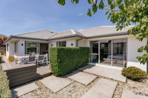 Southern Lakes Escape - Queenstown Holiday home